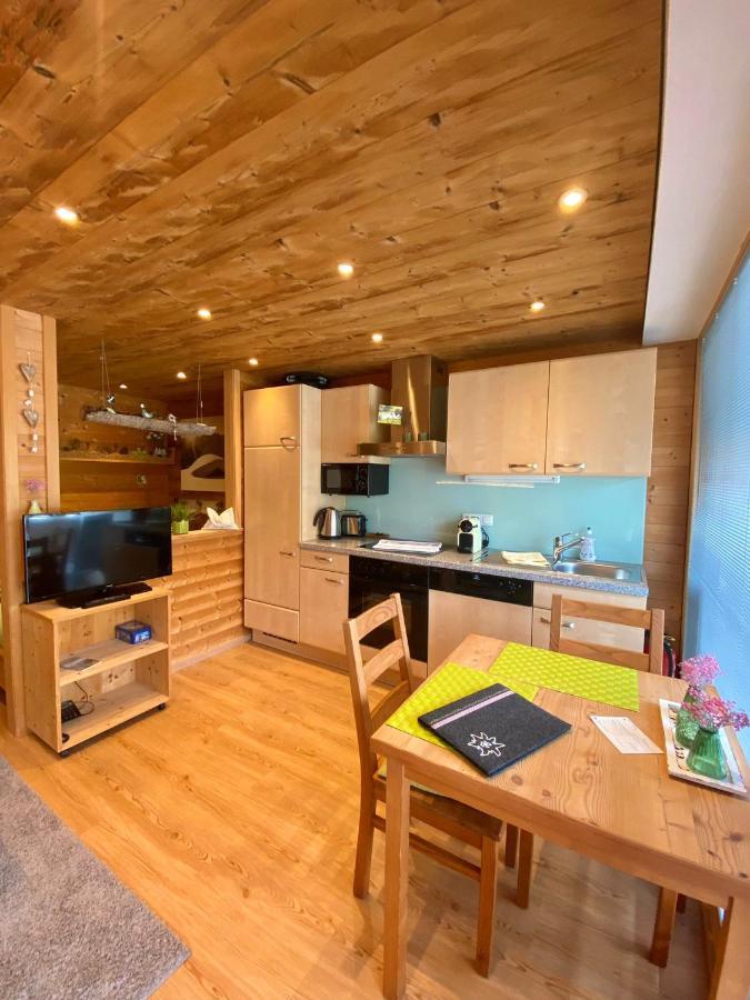 Damuelser Holzhusアパートメント エクステリア 写真